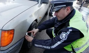 Вече ще глобяват шофьорите без зимни гуми