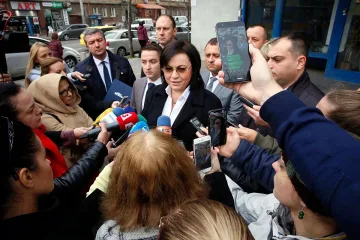 Нинова към Камарата на строителите: Не ни плашете!