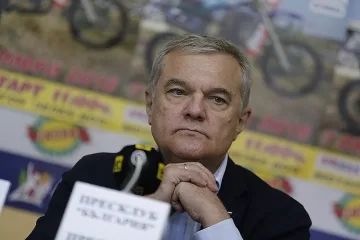 Само в „Стандарт”: Петков спаси пенсиите на 120 000