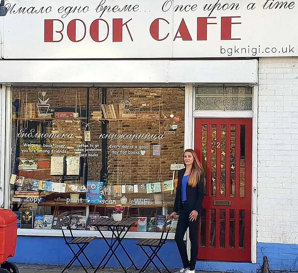 Българка показва усмихнатото лице на Лондон