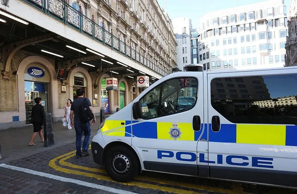 Пиян водач на автобус рани 20 души в Лондон