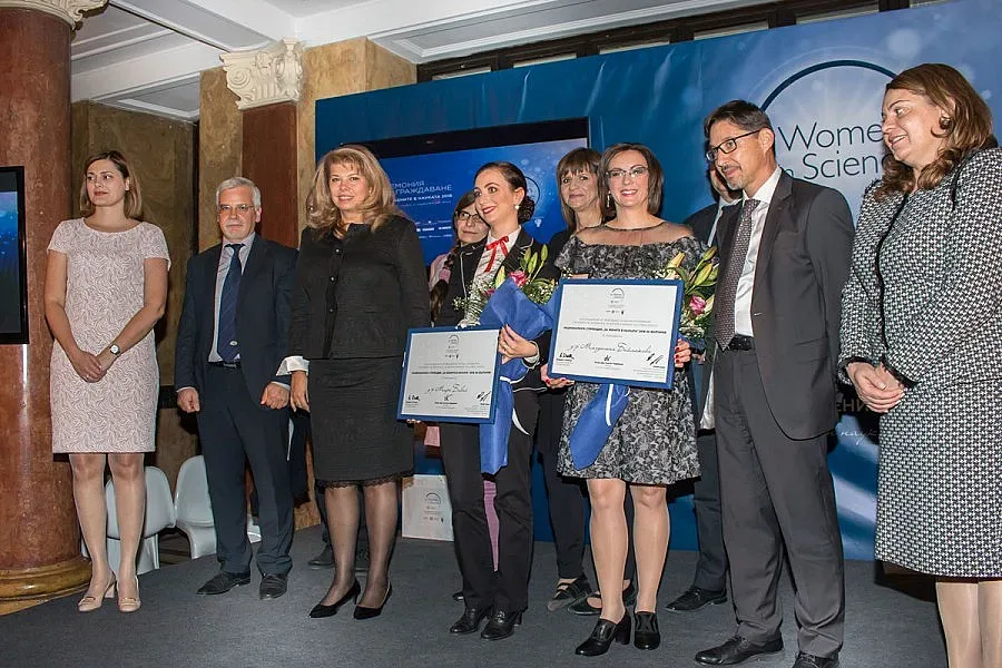 Tри българки учени с награда от 5000 евро за своите смели проекти в сферата на медицина, химия и математика