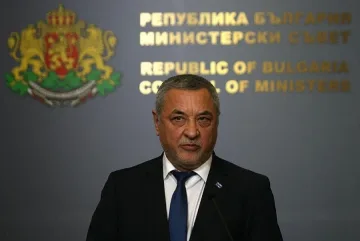 Вицепремиерът Симеонов отново отхвърли исканията за оставката му