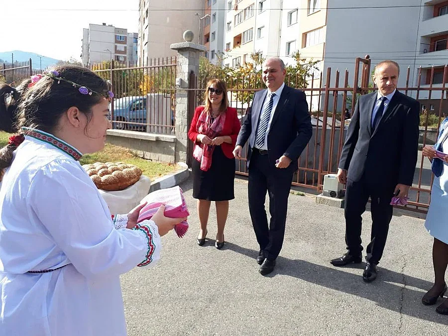 Социалният министър: Работим по законите за хората с увреждания