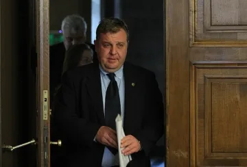 ВМРО за спецакцията в ДАБЧ: Петър Харалампиев не е член на нито една от партиите в ОП