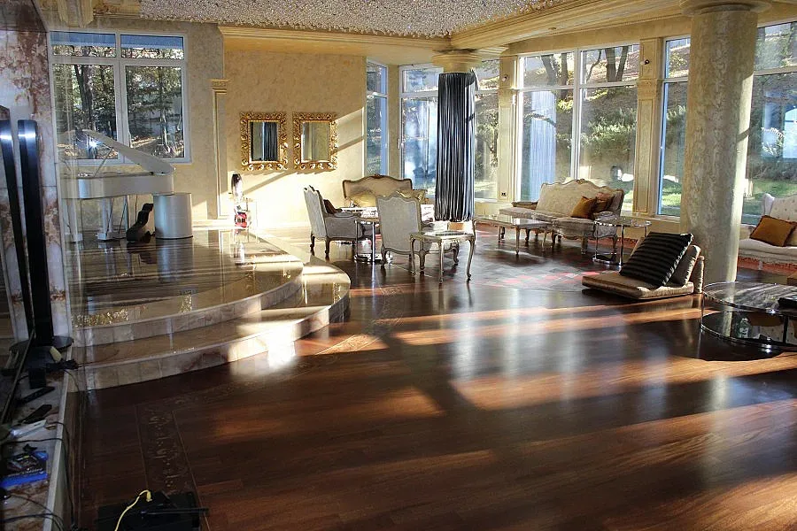 Златото на Баневи от заплати в "Полимери"