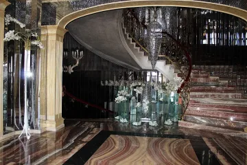 Баневи пазели у дома документи на офшорките, с които източвали предприятия