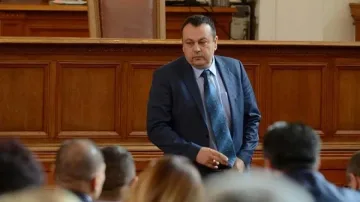 Хамид Хамид: Обединени патриоти и Валери Симеонов са отровните пластмаси в българската политика