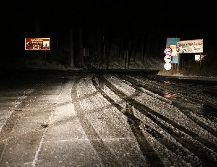 Сняг в планините и студ в цялата страна