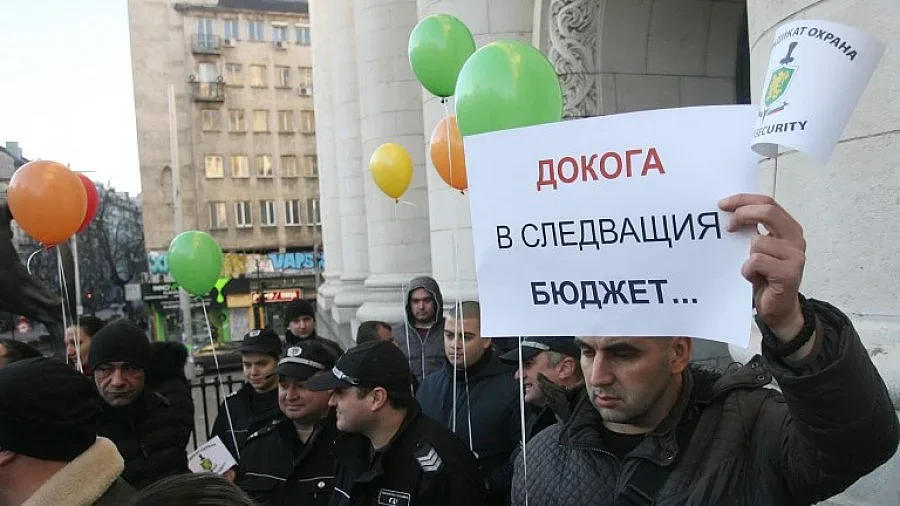 Надзирателите в затворите пак настояват за увеличение на заплатите