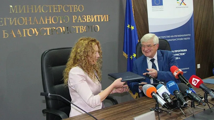 237 обекта на спешната помощ ще бъдат обновени със 163,5 млн. лв.