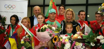 Медалистите ни от младежката олимпиада се прибраха в България