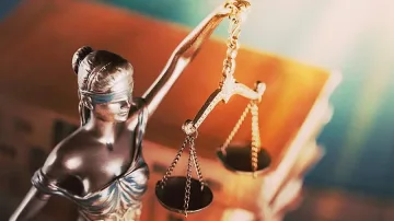 Ще поискат ли постоянен арест за задържаните за нападение над полицаи в Сливен?