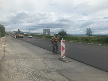 Ремонтират пътя през Владая