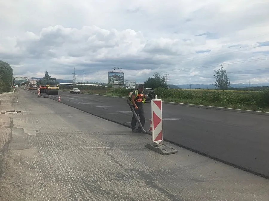 Ремонтират пътя през Владая