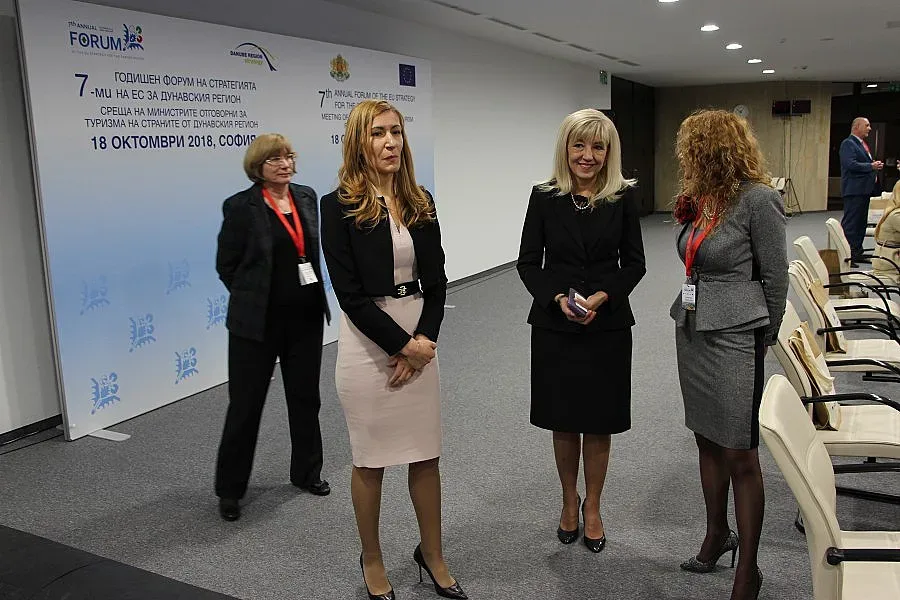 Вицепремиерът Захариева: Тази година е важната за България