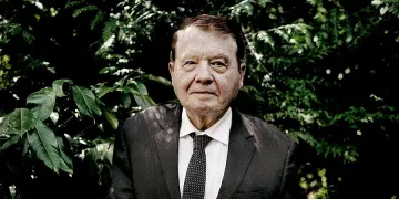 Откривателят на СПИН Люк Монтание ще участва в международен научен форум в София