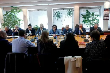 БСП се срещна и с лекарския съюз преди да внесе вота на недоверие