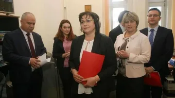 Трети път за късмет? БСП внася нов вот на недоверие