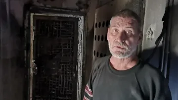 Запалиха гума пред дома на бургаски фоторепортер 