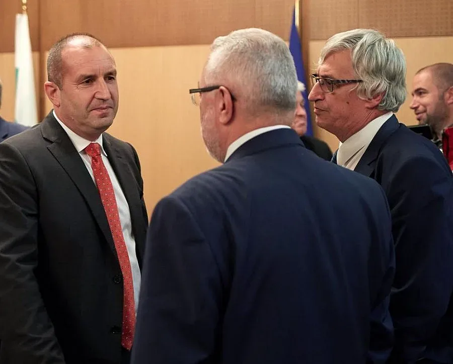 Румен Радев иска бюджетният излишък да се харчи след обществен дебат