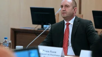 Президентът: Стотици хиляди българи живеят в бедност и социално изключване 