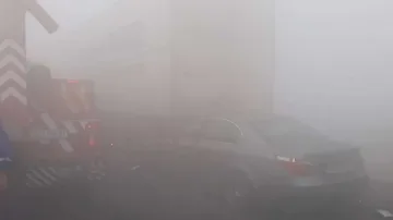 Шефът на пожарната предупреди: Видимостта на "Тракия" е нулева