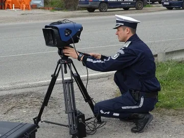 Полицаи засякоха „състезател“, карал с почти 150 км/ч на междуселска отсечка