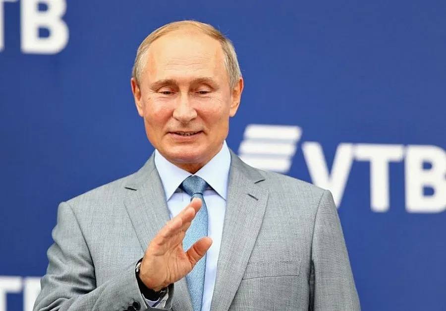 Владимир Путин приема поздравления за рождения си ден