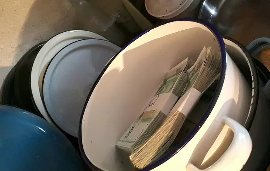 Обвинението иска постоянен арест за шестима от задържаните за кражба на онколекарства