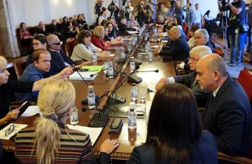 Майките на деца с увреждания напускат преговорите, започват ефективни протести