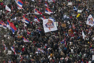 Напрежението расте! Половин милион по булевардите в Белград /НА ЖИВО/