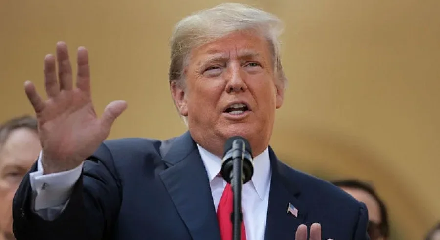 Доналд Тръмп твърди, че никога не е пил алкохол