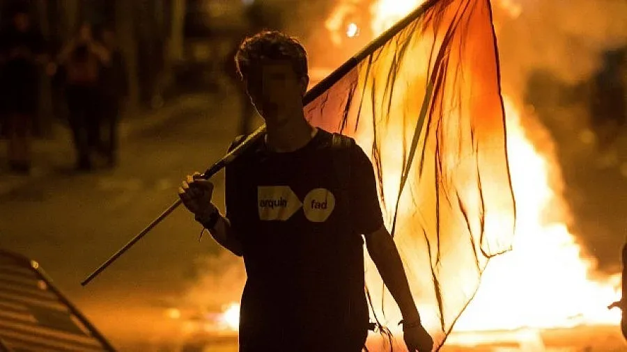 Сблъсъци белязаха годишнината от референдума за отделяне на Каталуния