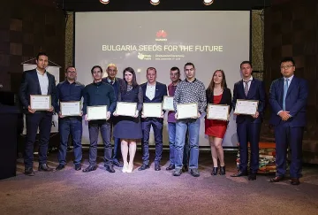 Huawei отличи със стипендии български ученици и студенти