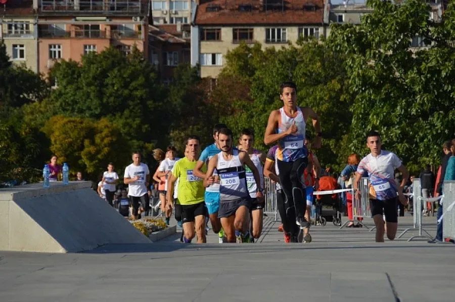 Сираков и Гоцева изкачиха най-бързо стълбите на НДК