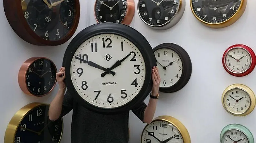 Държавата ни пита - лятно или зимно часово време предпочитаме