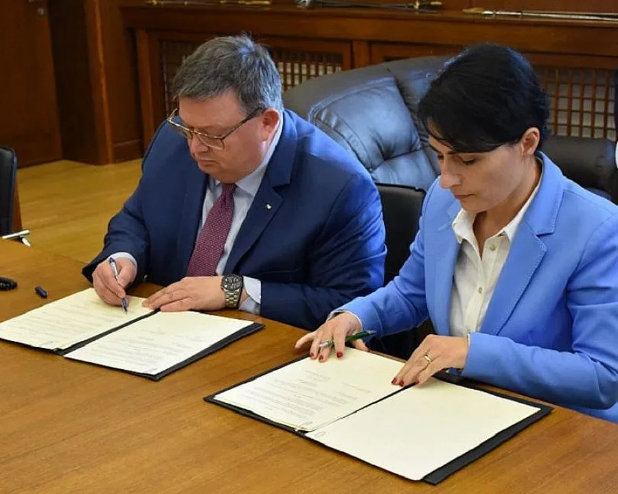 Сотир Цацаров подписа меморандум за сътрудничество с колежката си от Албания