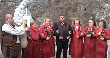 Шоу! Наш кмет написа песен за Тръмп