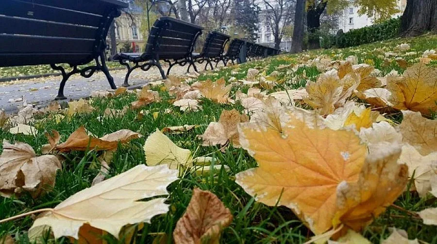 Вятърът отслабва, но времето остава хладно
