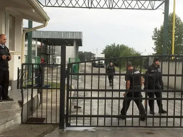 Заводът за вино край Карнобат е отворен, но не може да започне работа