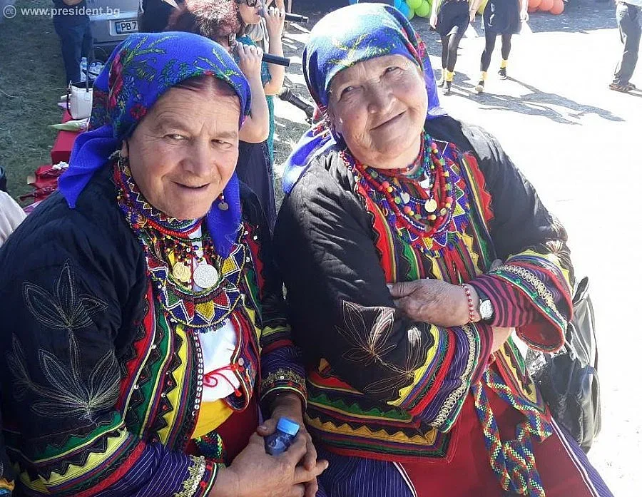 Вицепрезидентът Йотова: Силна България се гради със силни хора и силни институции