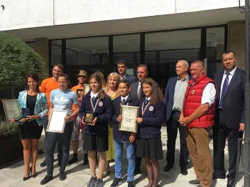 Математици носят златни медали на Банско