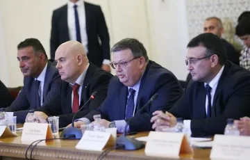 Гл. прокурор: Цветан Василев остава в Сърбия заради политическо влияние
