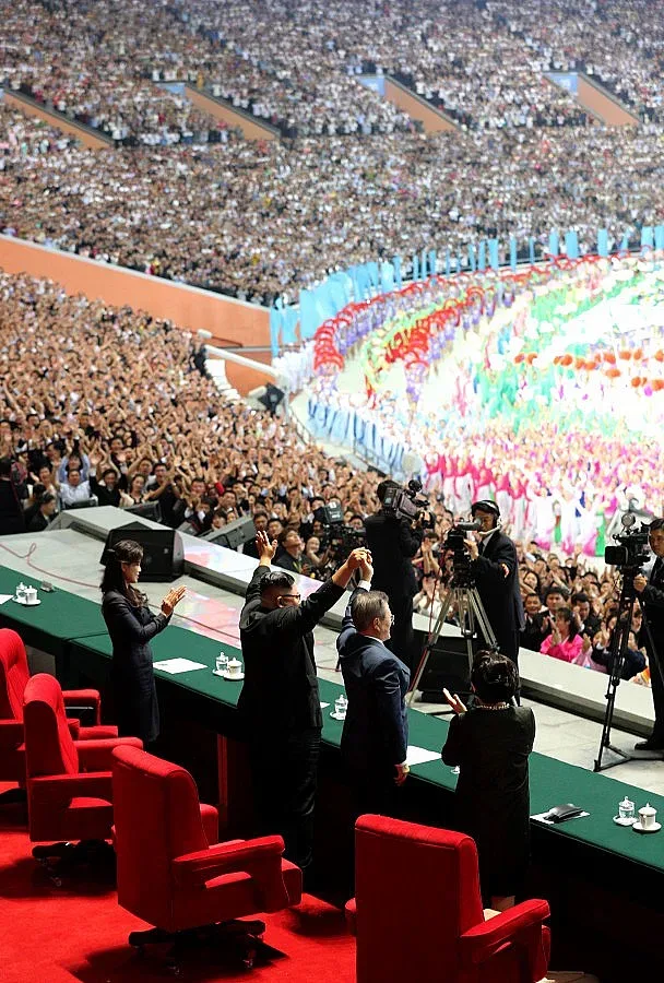 ЗАТОПЛЯНЕТО ПРОДЪЛЖАВА: Лидерите на двете Кореи говориха пред многохилядна публика