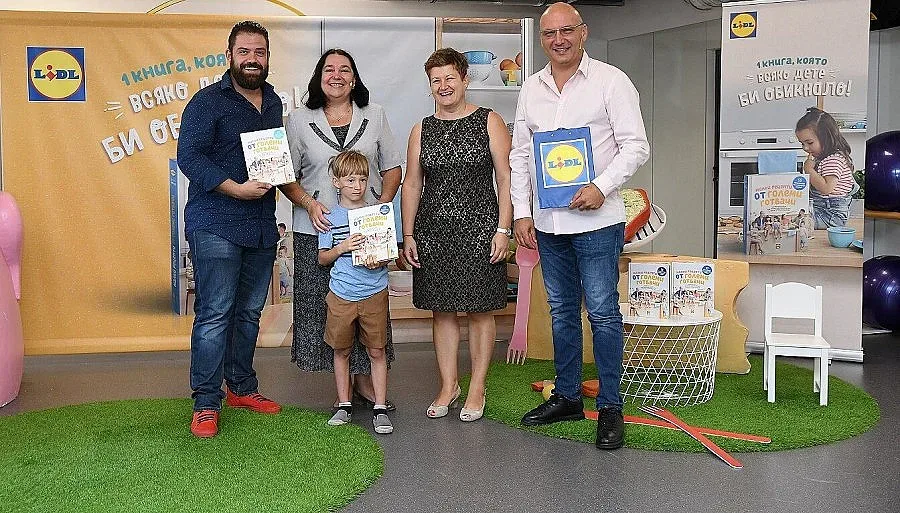 Пуснаха първата детска кулинарна книга у нас