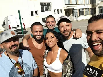 Дичо и компания пеят срещу агресията в училищата