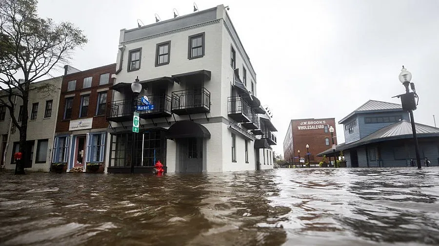 Продължават спасителните операции след „Флорънс”
