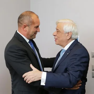 Президентите на България и Гърция се срещнаха в Рига 