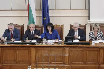 Шефката на НС говорила вчера с президента за освобождаване на главния секретар на МВР